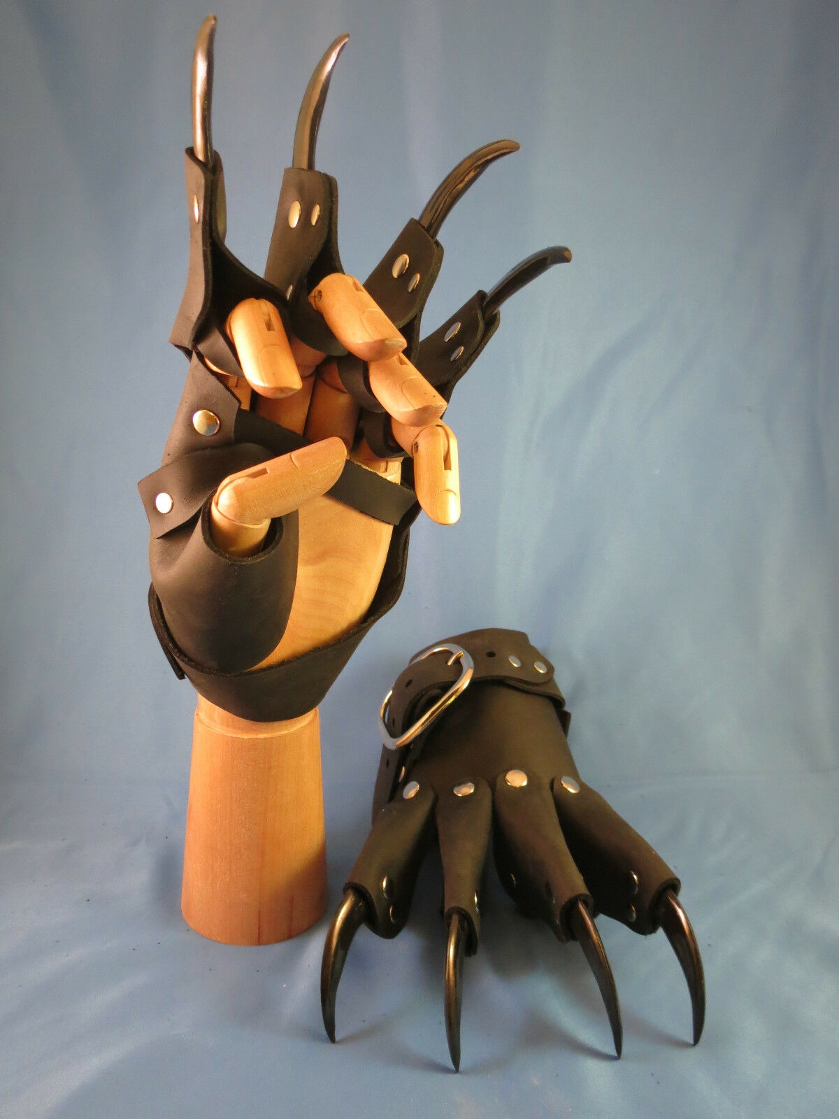 Leather Claw Gauntlets