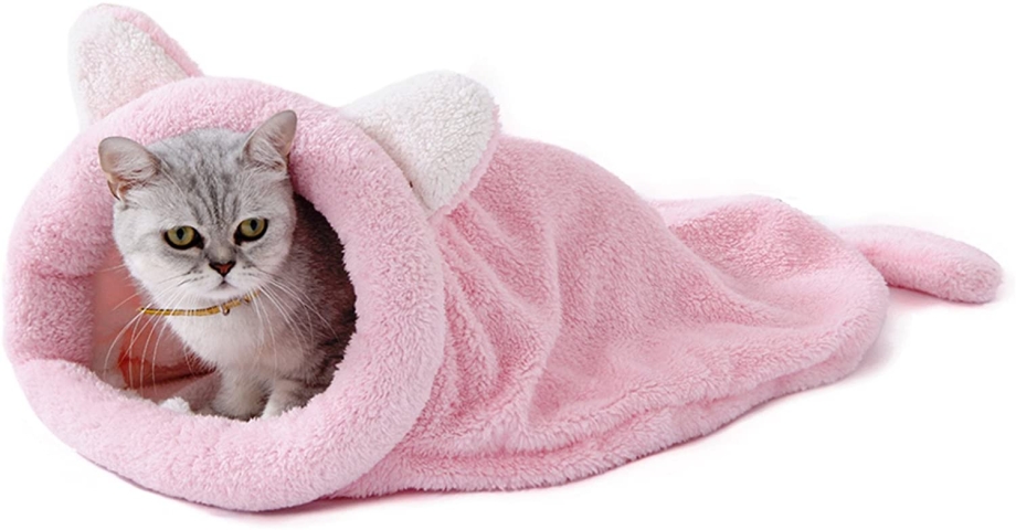 Лежанка для кота тапок