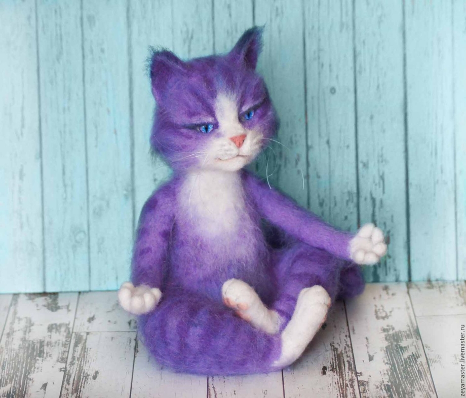 Валяные игрушки из фиолетовой шерсти
