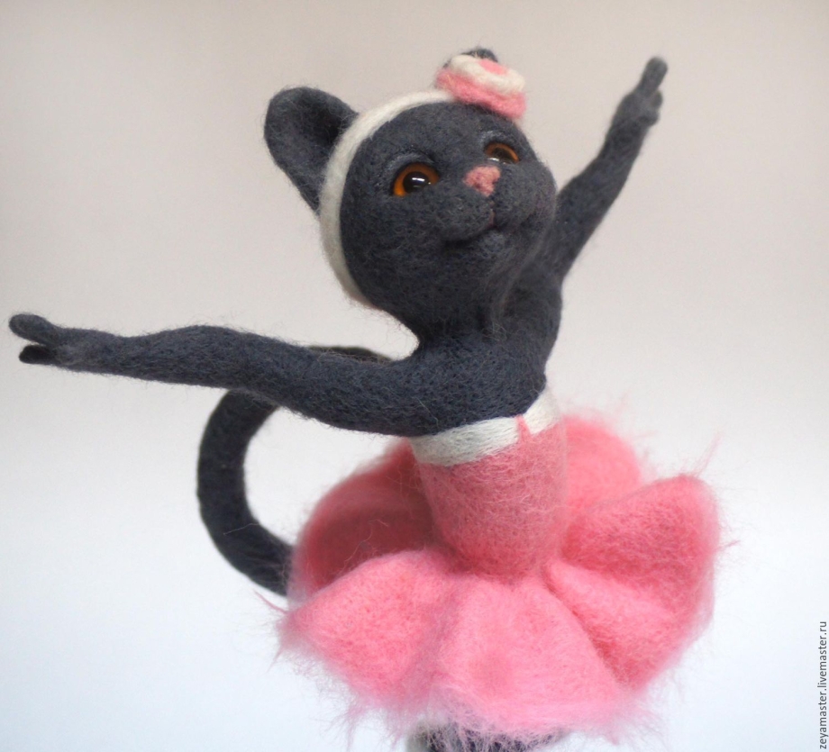 Кошка балерина игрушка