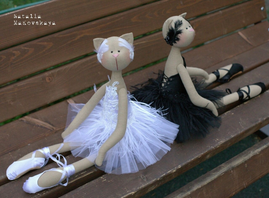 Кошка балерина