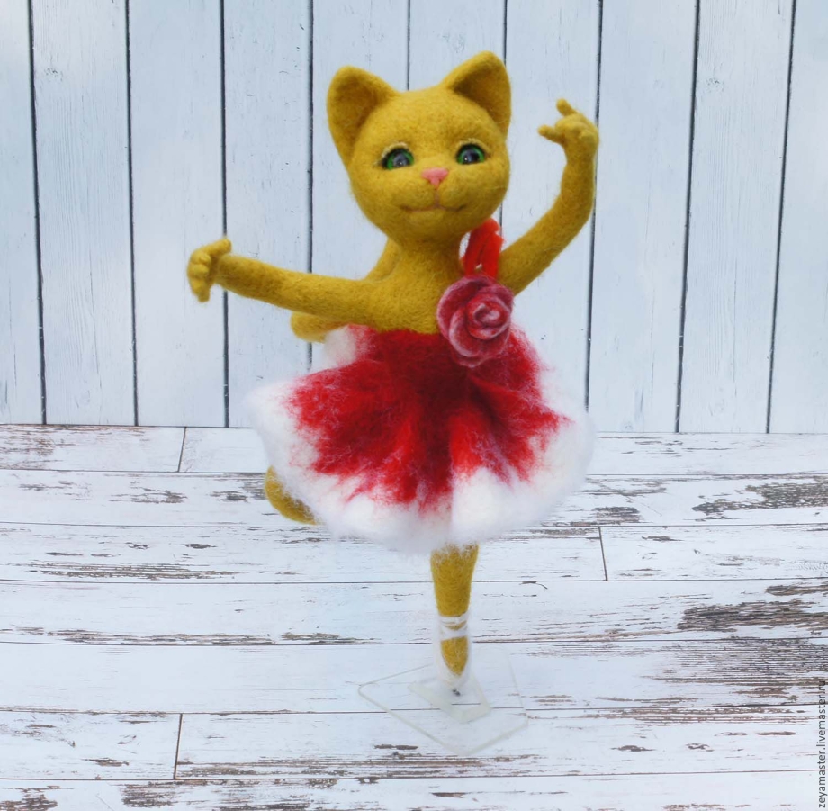 Кошка балерина игрушка