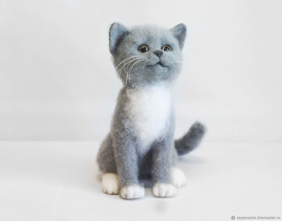 Плюшевый котенок