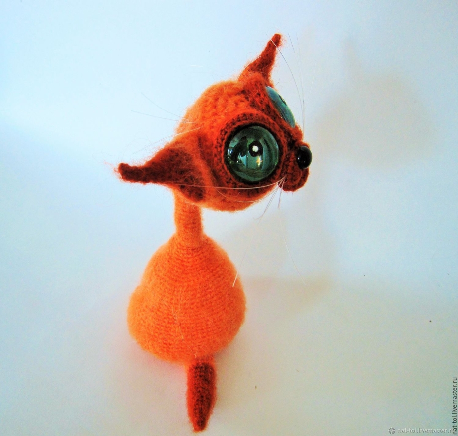 Вязаная игрушка кот