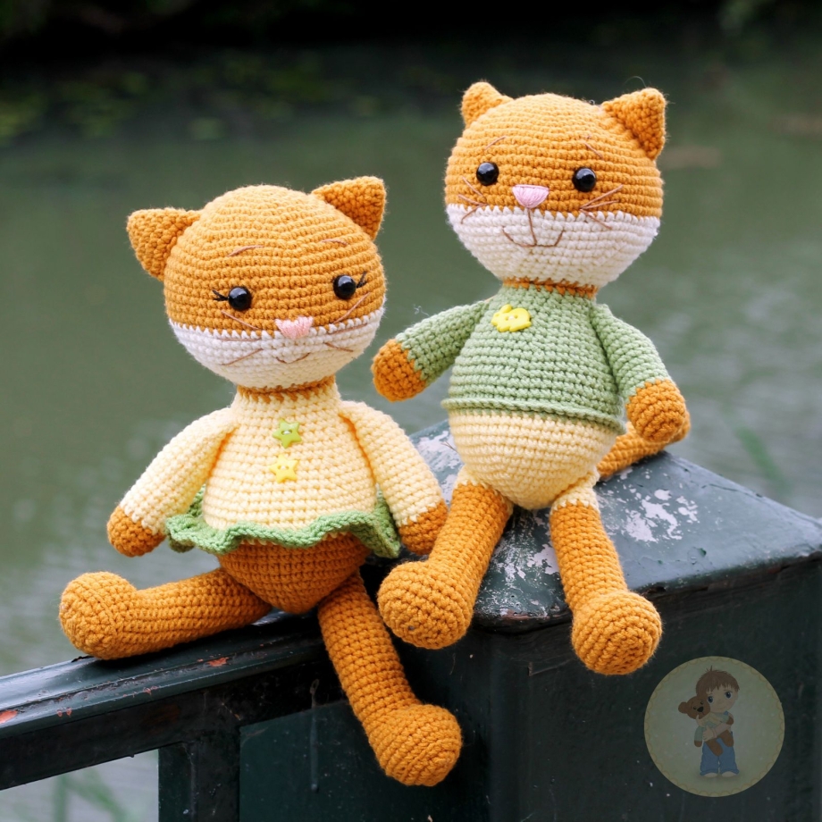 Вязаная игрушка кот