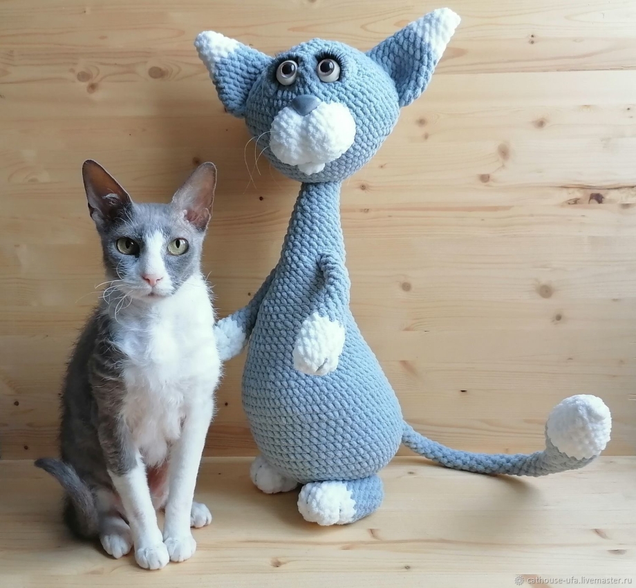 Вязаные игрушки коты