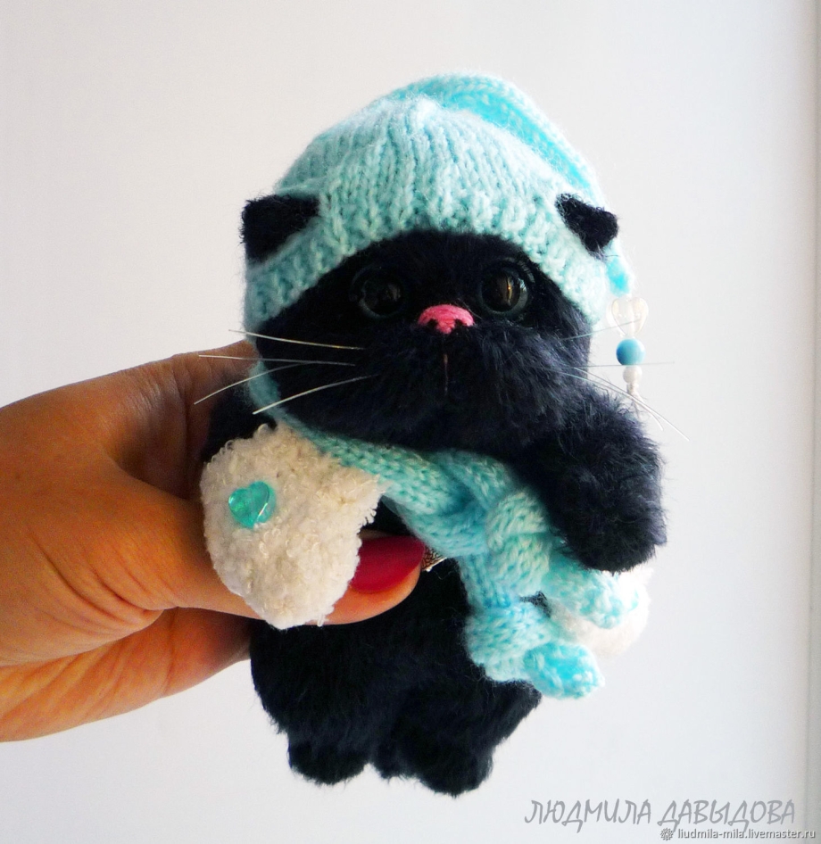 Вязаные игрушки кошки