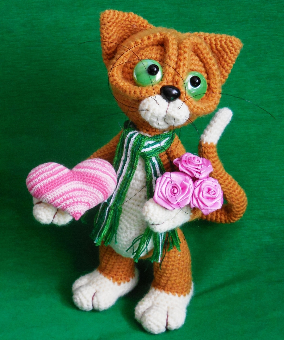 Вязаная игрушка кот