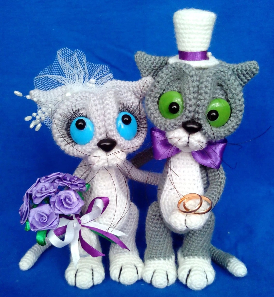 Разноцветные игрушки крючком