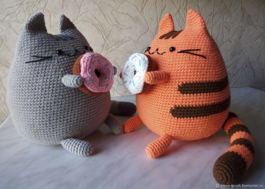 Вязаный кот