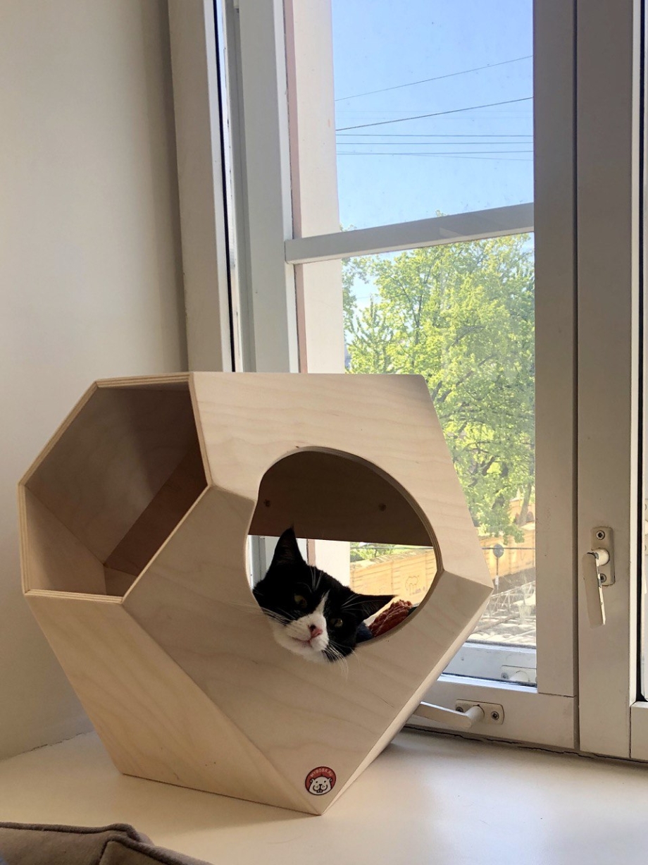 Подвесной кошачий домик