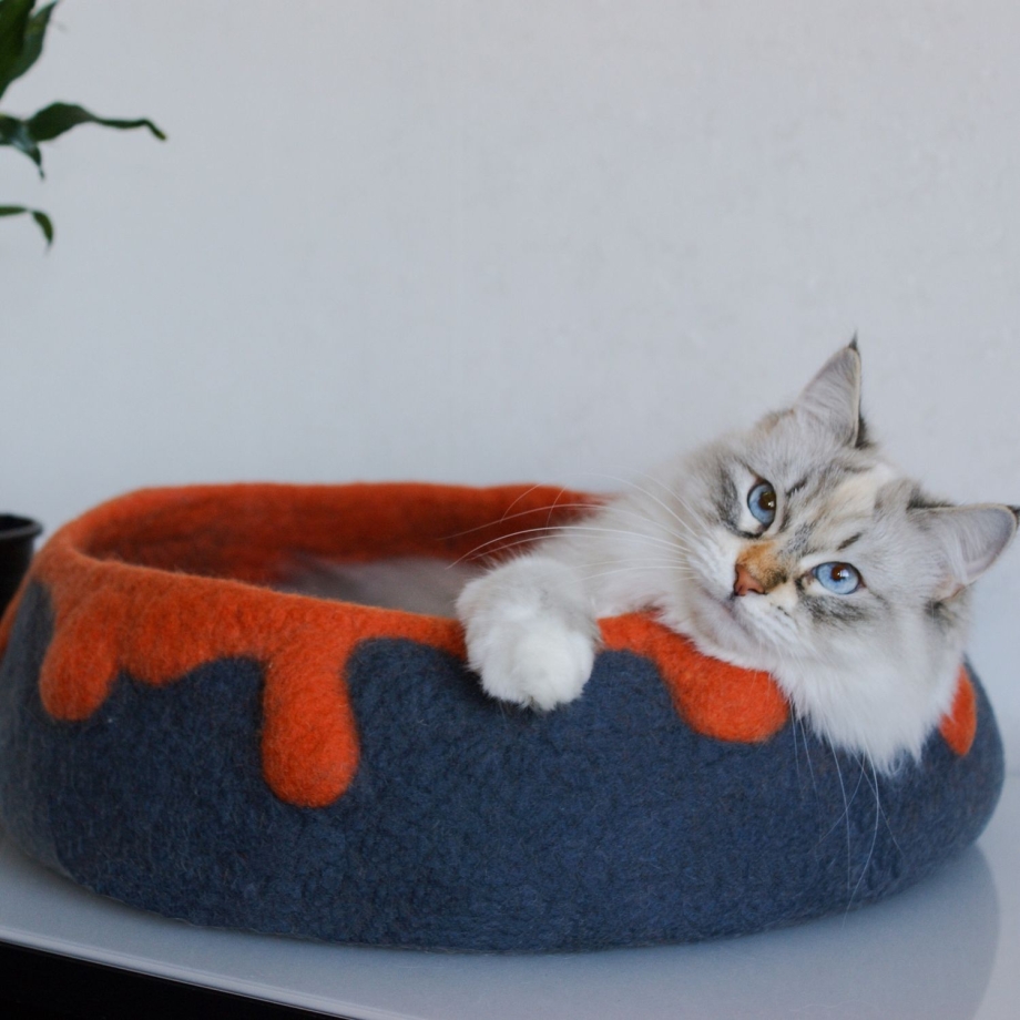 Кошачья лежанка