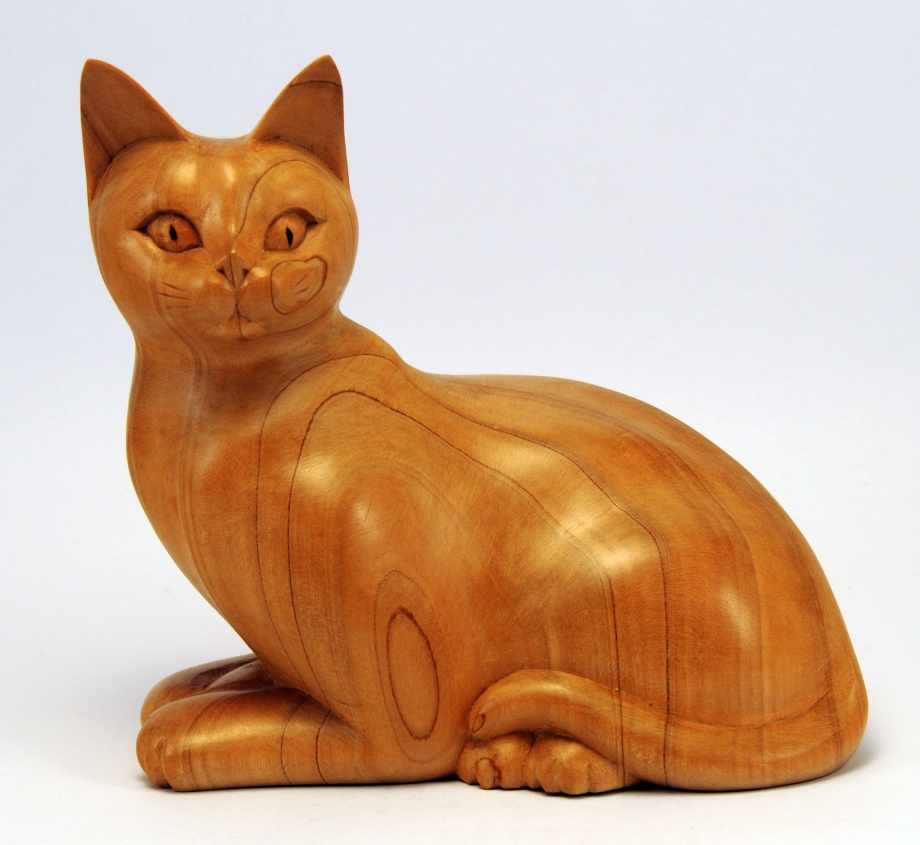 Фигурки кошек из дерева