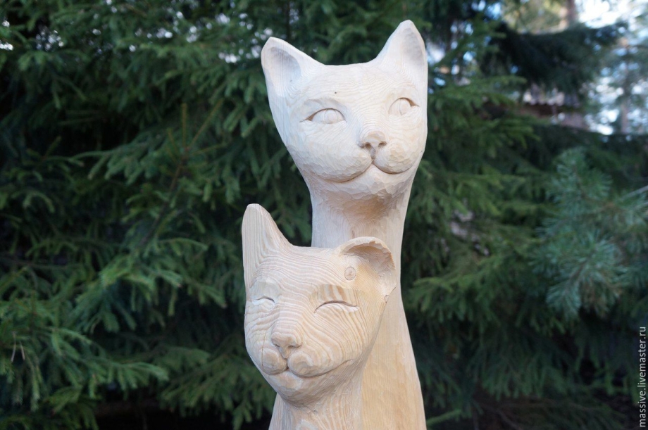 Деревянная скульптура кошки