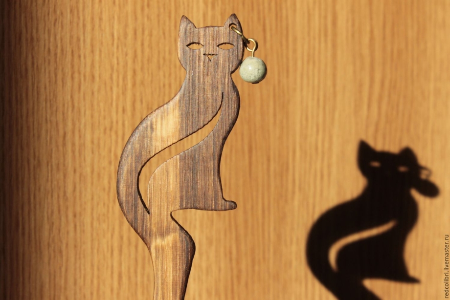 Кошка из дерева