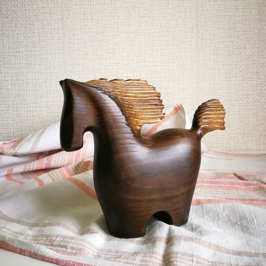 Резьба по дереву кошки статуэтки