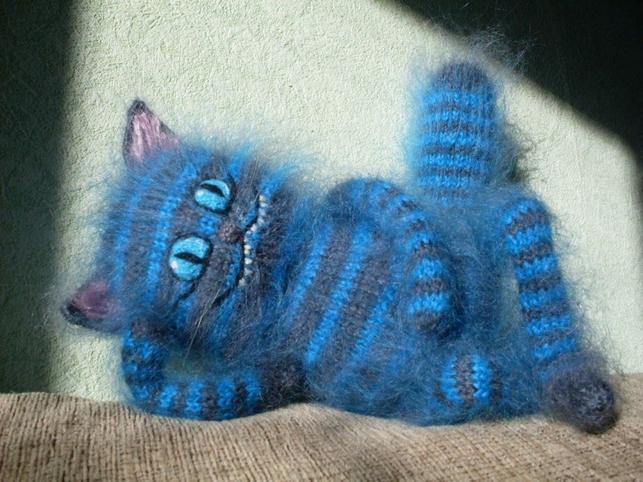 Вязаная игрушка Чеширский кот