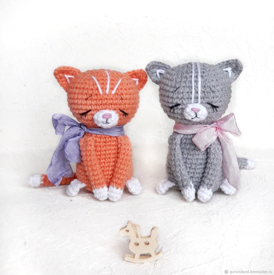 Вязаная игрушка кот
