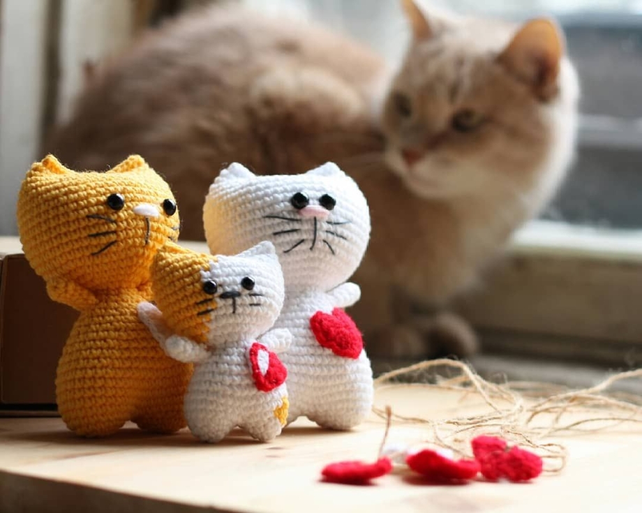 Вязаный кот