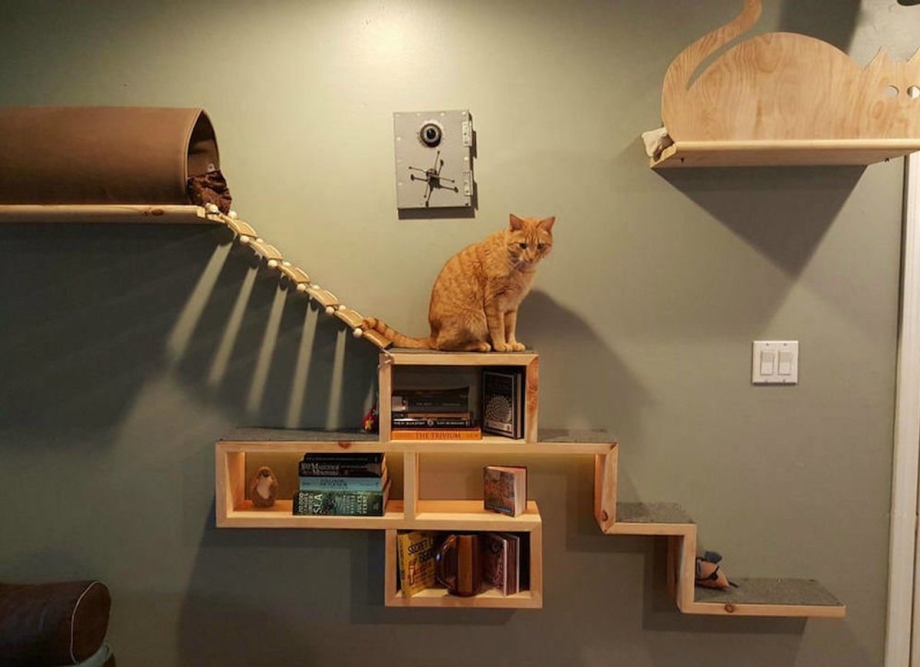 Кошачий домик настенный