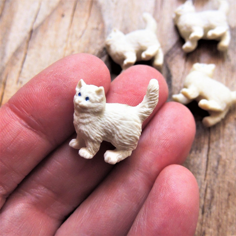 Котенок из полимерной глины