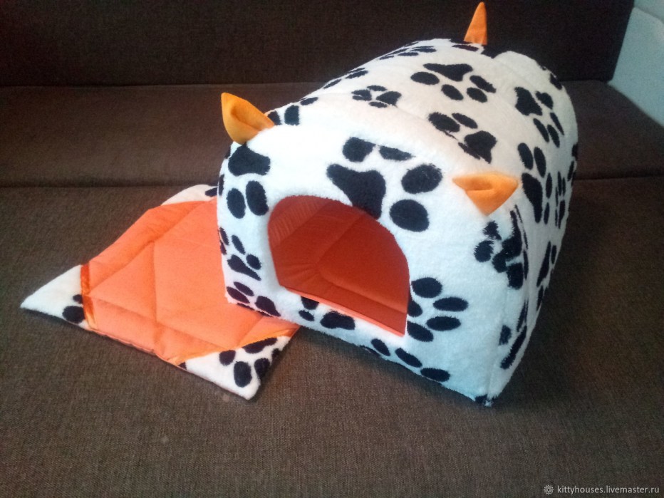 Кошачий домик из ткани