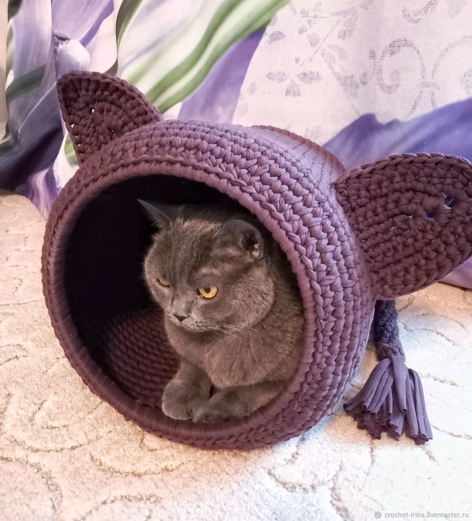Кошачий домик с ушками