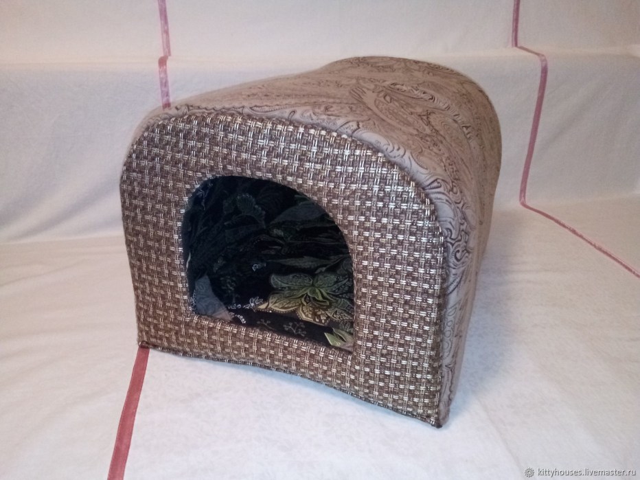 Кошачий домик из ткани