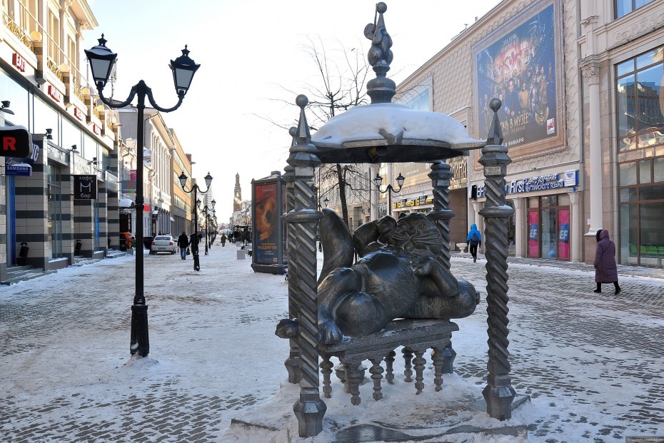 Кот в Казани на улице Баумана