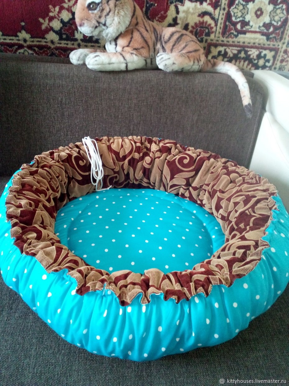 Лежанка для кошки