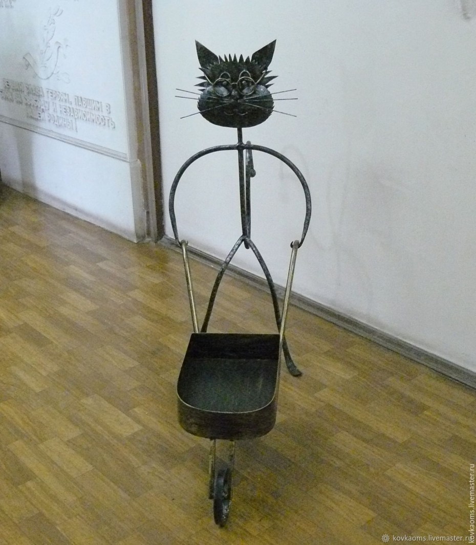 Кованые подставки для цветов кот