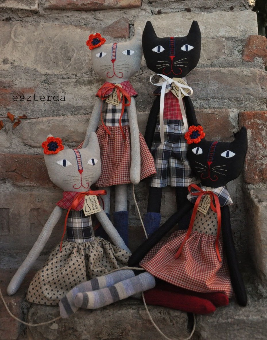Текстильные коты и кошки
