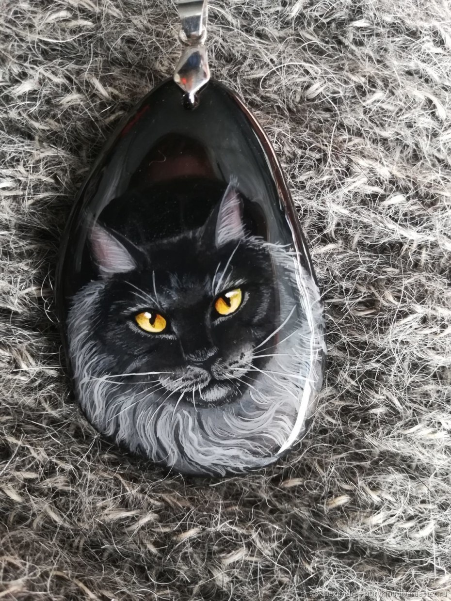 У Лукоморья дуб зеленый кот ученый