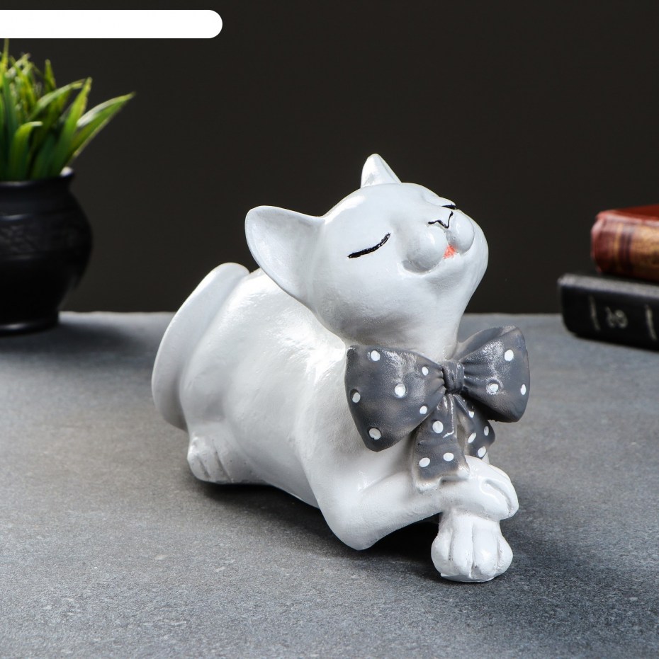 Фигурка котика