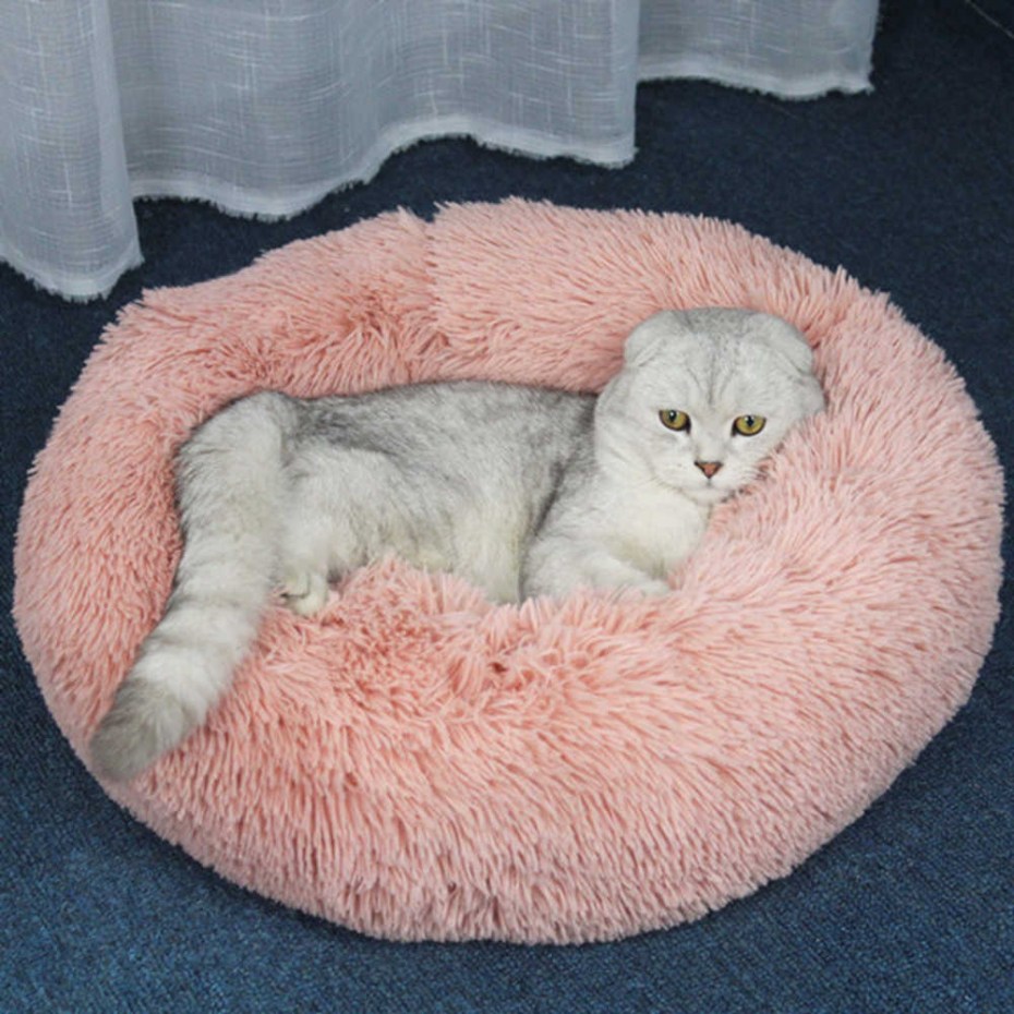Вязаная лежанка для кошки