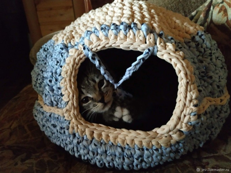 Вязаный домик для кошки