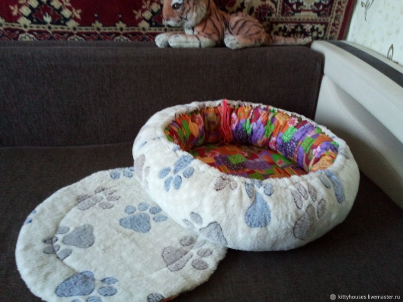 Лежанки для котов