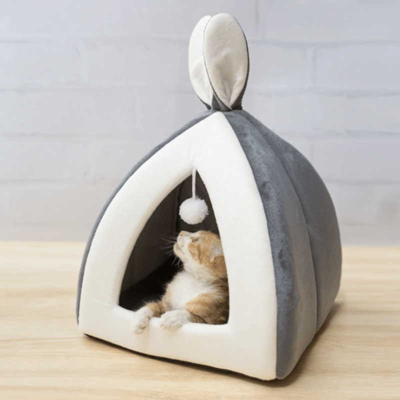 Лежанка для кошки с крышей