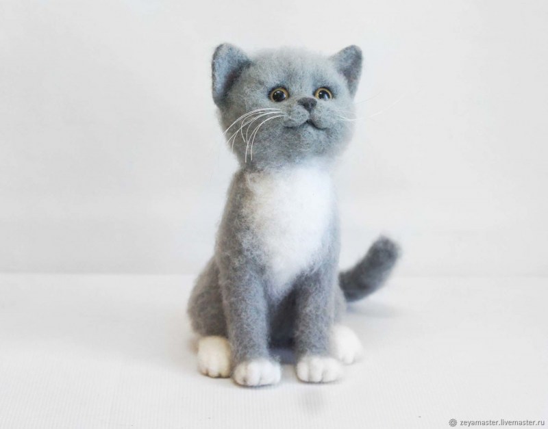 Серые коты плюшевые
