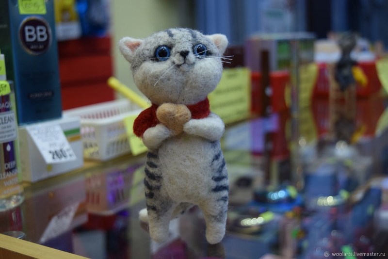 Игрушка сердитый кот серый Охта Молл