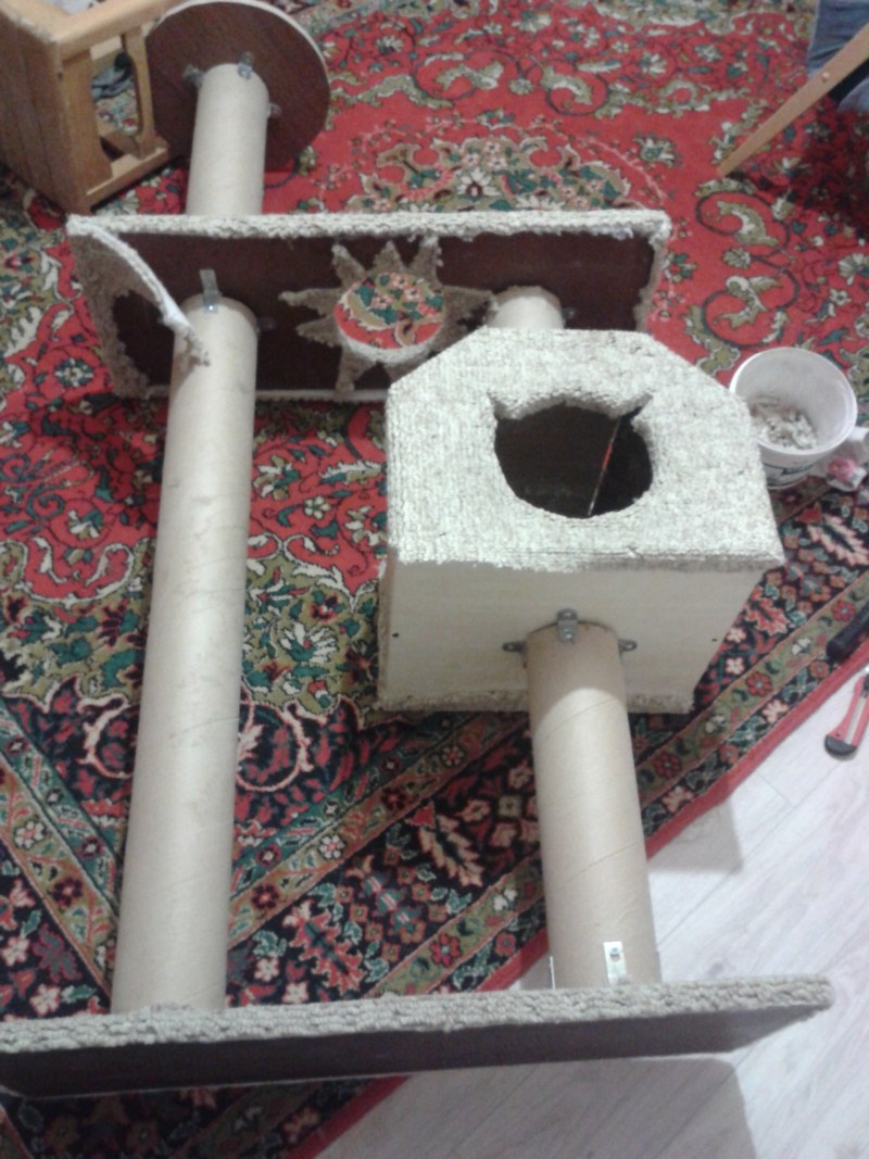 Домик для кошки из поролона