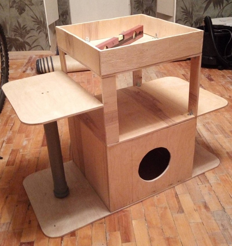 Кошачий домик из коробок