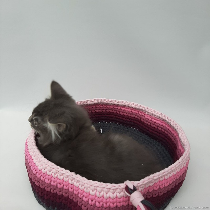 Лежанка корзинка для кошек