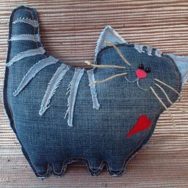 Котики из джинсовой ткани