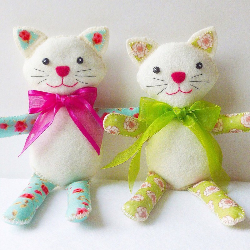 Котенок из ткани