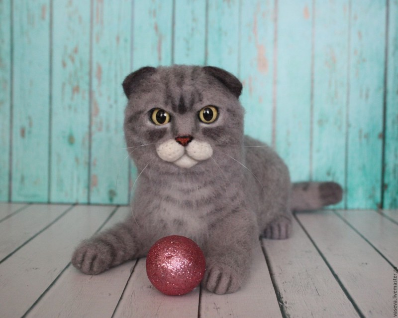 Валяные коты вислоухие