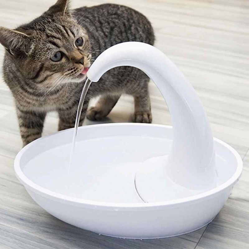 Автопоилка-фонтан для кошек и собак Pioneer Pet Swan