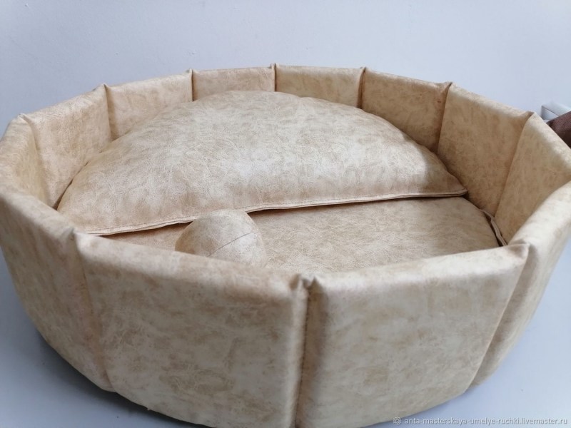 Лежанка для котика