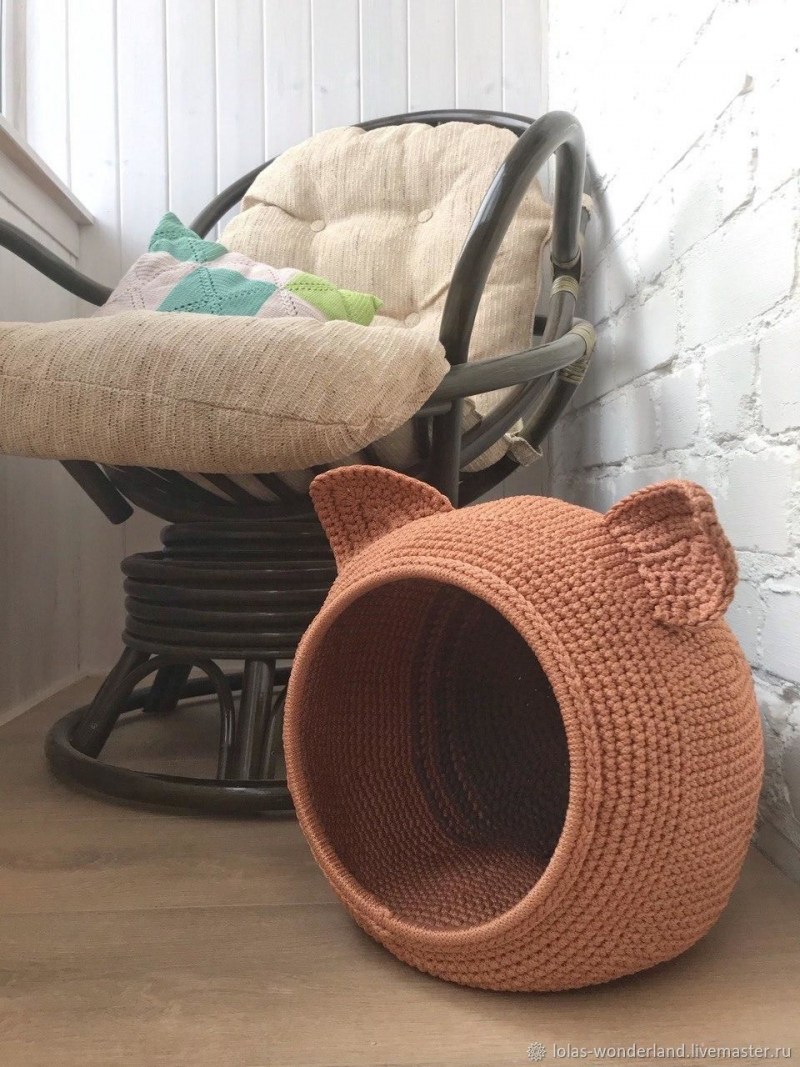 Вязаный дом для кота