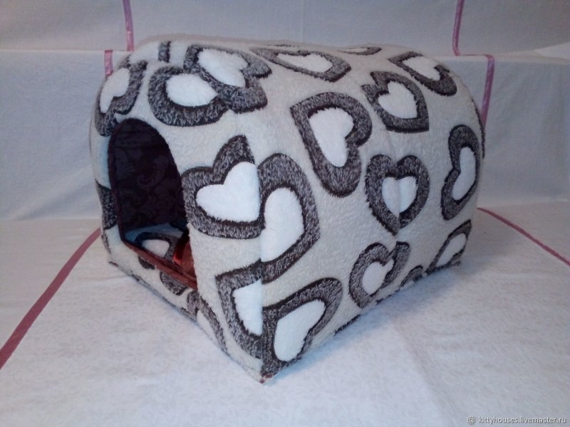 Домик для кошек Trixie Mina cuddly Cave 40х40х32 см